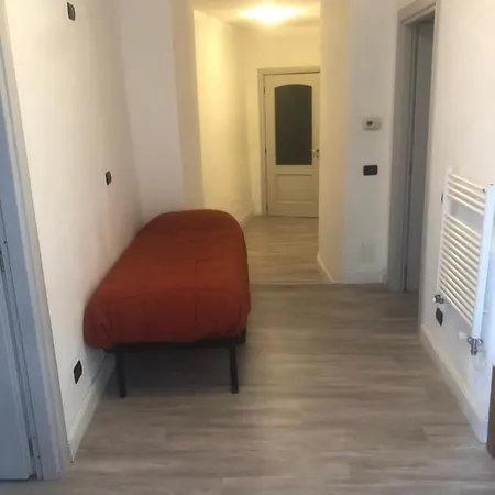 Entire Flat, Independent Entrance, 20 Mins To Bgy - Bergamo Milan Airport Nembro